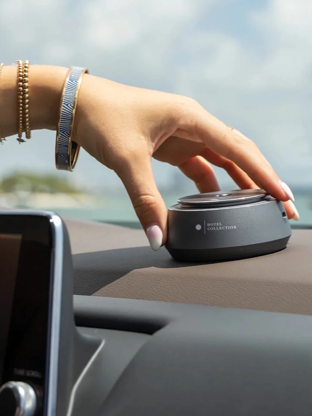 Aroma360 compact rotating